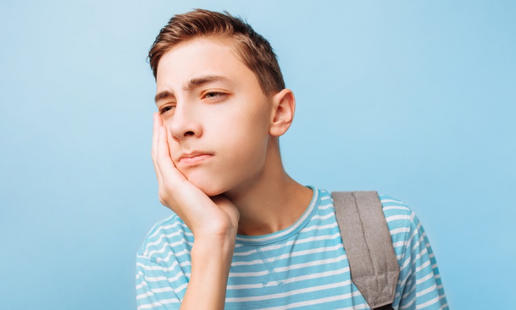 Dion Health Blog | When can I eat solid food after wisdom teeth removal?